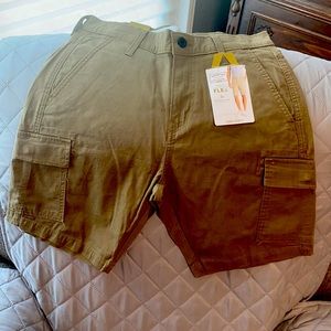 Levi Cargo shorts size 28